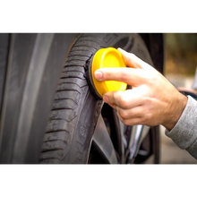 Cargar imagen en el visor de la galería, Acondicionador de Neumaticos Tire Black Wax 170ml SOFT99 Chile