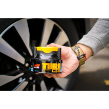 Cargar imagen en el visor de la galería, Acondicionador de Neumaticos Tire Black Wax 170ml SOFT99 Chile