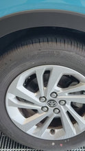 Cargar y reproducir el video en el visor de la galería, Limpiador de Neumaticos 4-X Tire Cleaner 470ml

